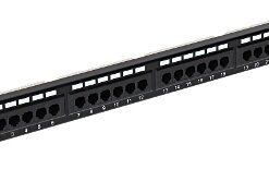 Priključni panel, 24xRJ45, UTP cat.6, 19inch 1HE, Krone sistem, črn